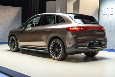 EQE SUV